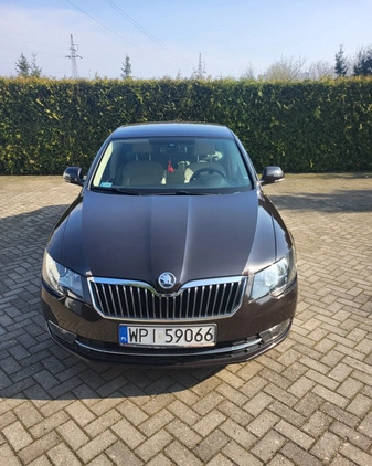 Skoda Superb cena 30800 przebieg: 136000, rok produkcji 2013 z Ostrzeszów małe 67